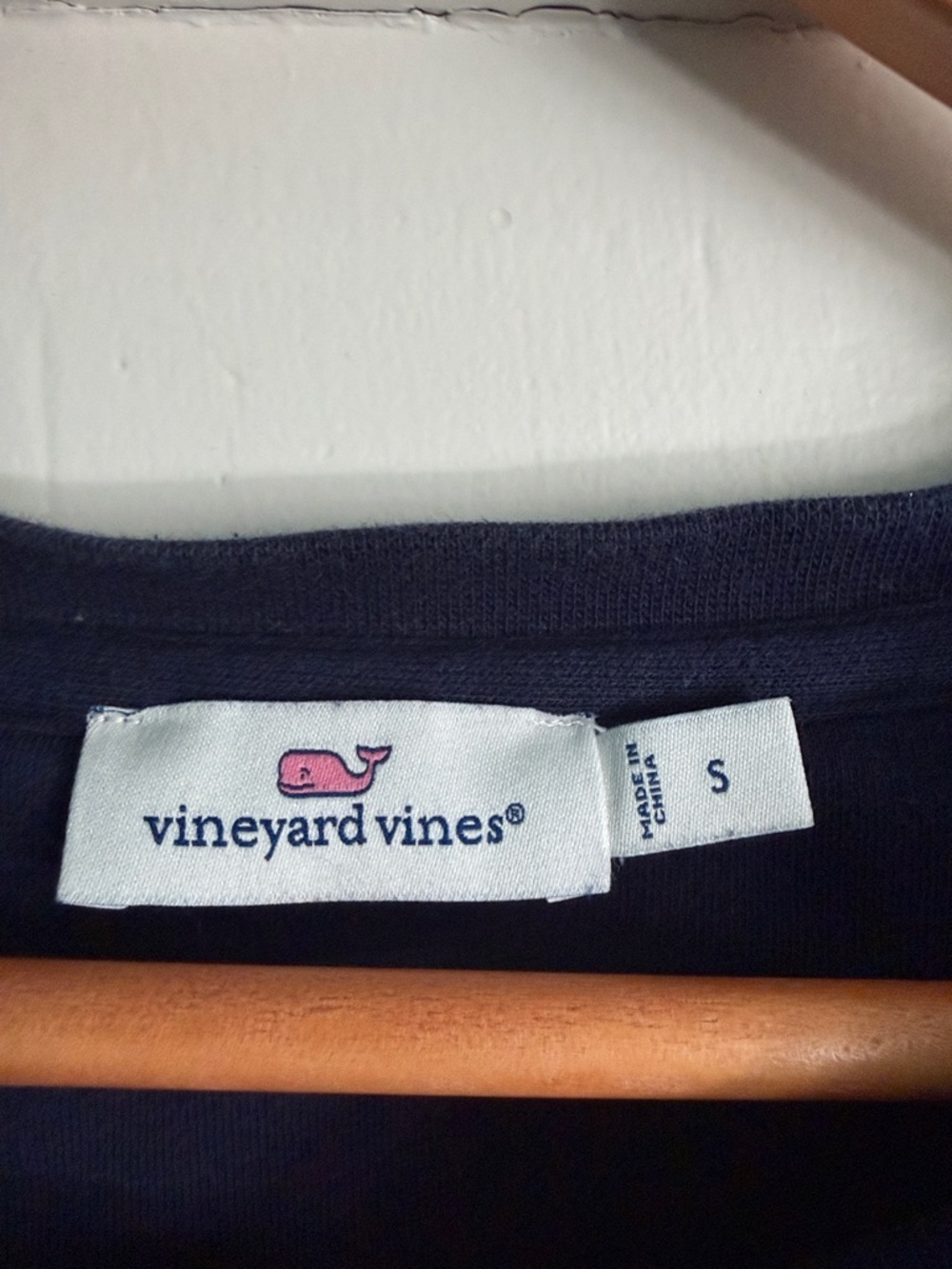 Vineyard Vines Navy Edgartown Graphic Crewneck Sweatshirt - Picture 3 of 8